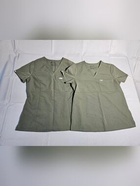 Figs Moss One-Pocket Scrub Top Size S Moss Olive Green Lot Of 2